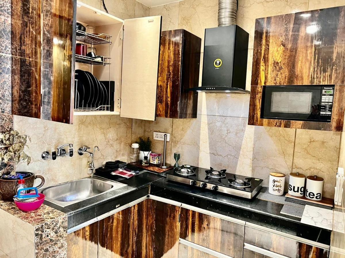 Divine Studios Rajouri Garden Nova Deli Exterior foto